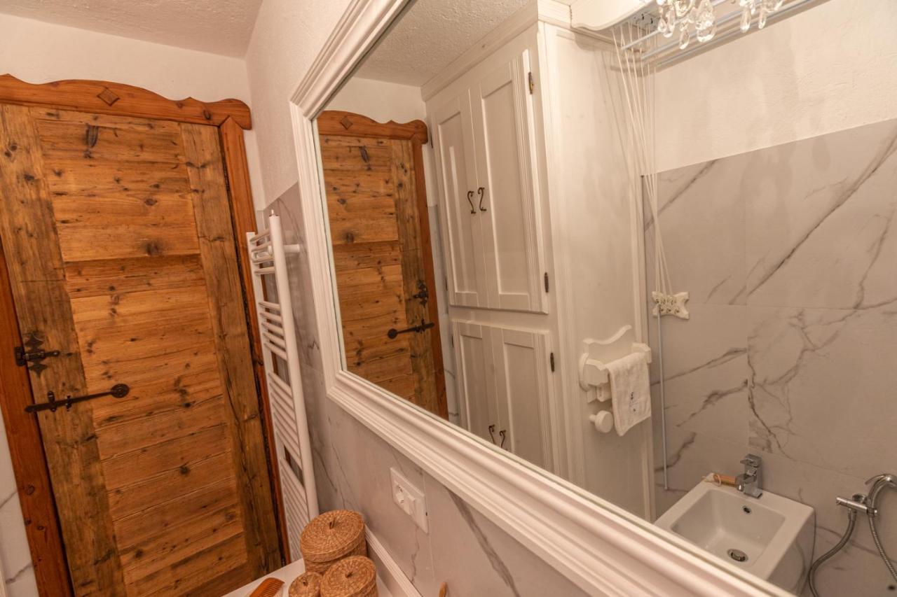 L'Atelier Du Temps - Le Petit Refuge Appartement Cogne Exteriör bild